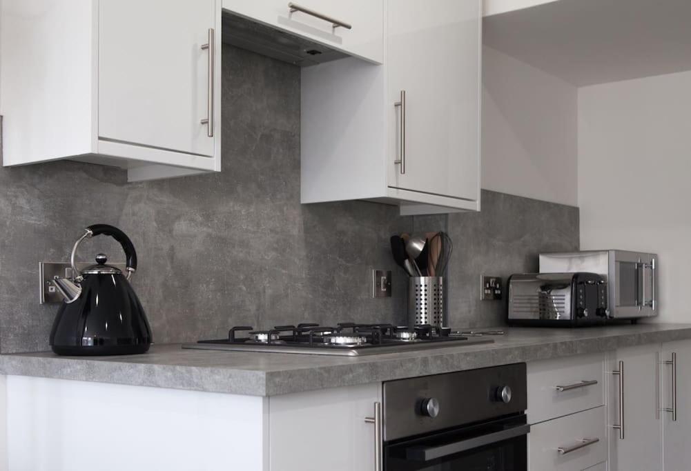 Stunning 2 Bed Apartment With Sea Views, بينزانس المظهر الخارجي الصورة